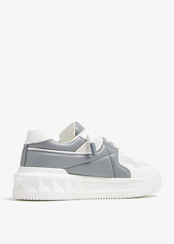 Valentino Garavani 6W0B0R37CFSAEF 関税送料込 Valentino Garavani V Logo White And Black Sneakers New Size