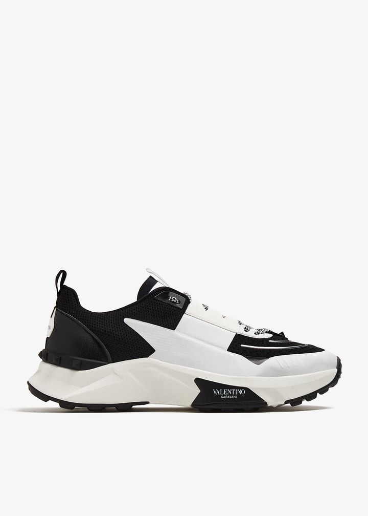 【シンプル★】VALENTINO GARAVANI True Act スニーカー Valentino Garavani True Act sneakers for Men - Black in UAE