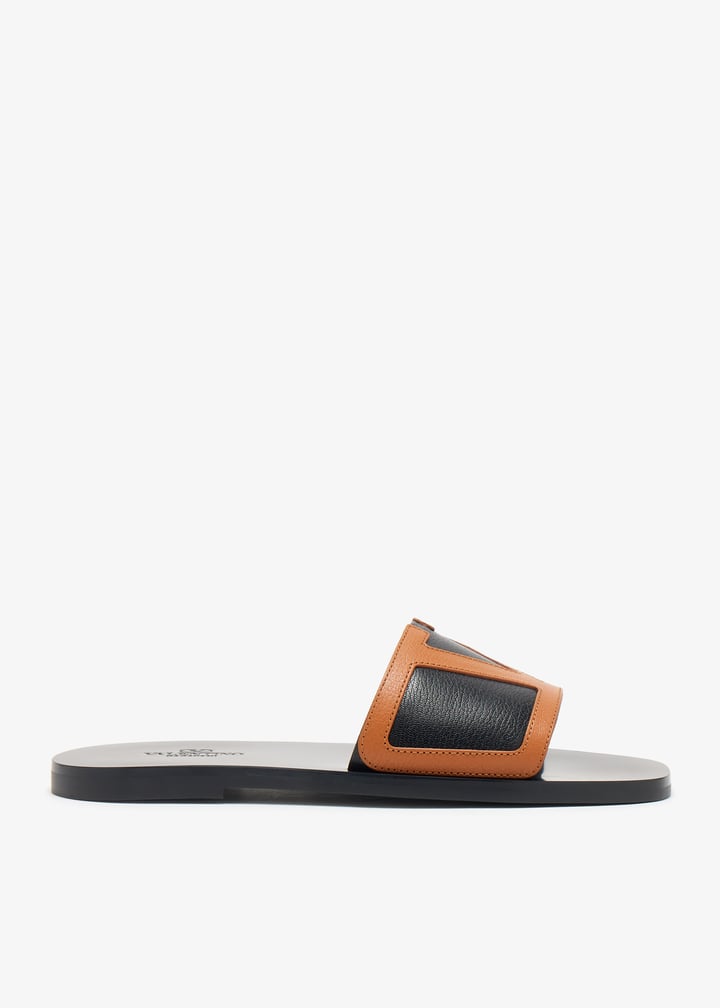 Valentino garavani 「VG ビバ スーパースター」サンダル Viva Superstar Slide Sandal In Nappa Leather for Man in