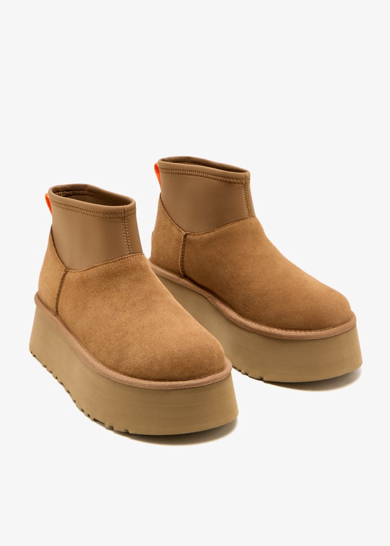 ミドルブーツ UGG Women Boots 1168170 CHE Brown UGG Classic mini dipper boots for Women - Brown in UAE