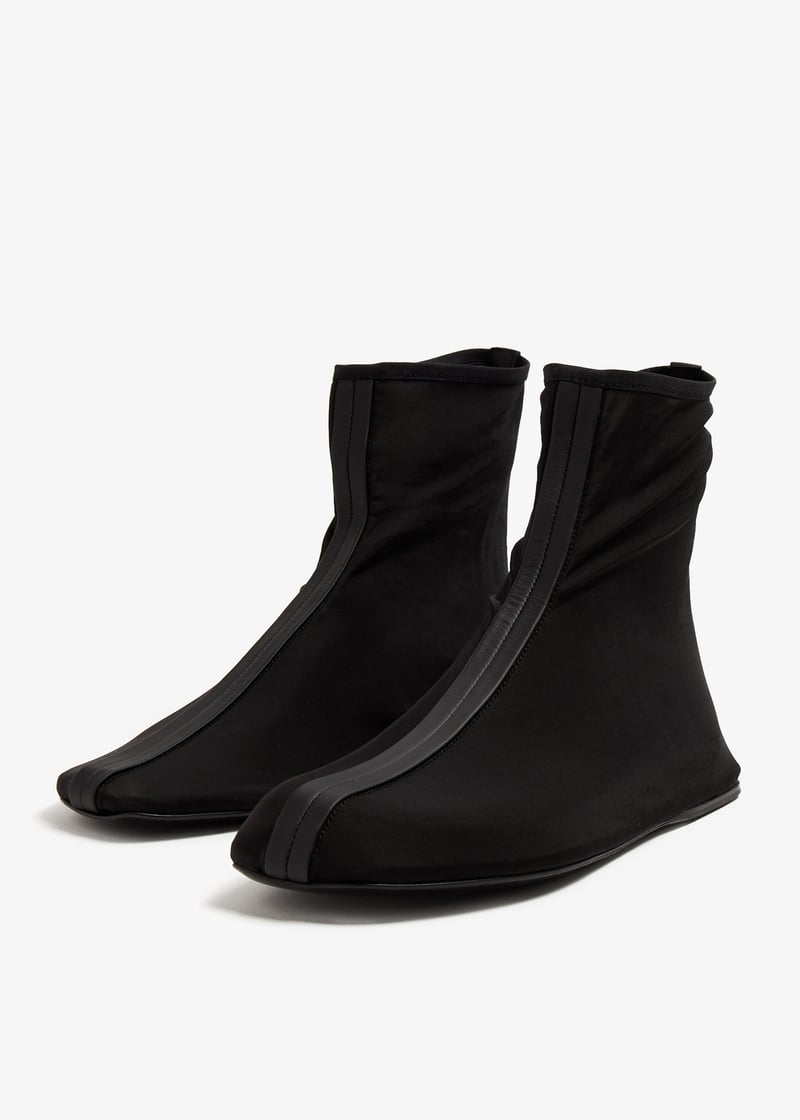24019727-black_7.jpg?ts=20240404034519