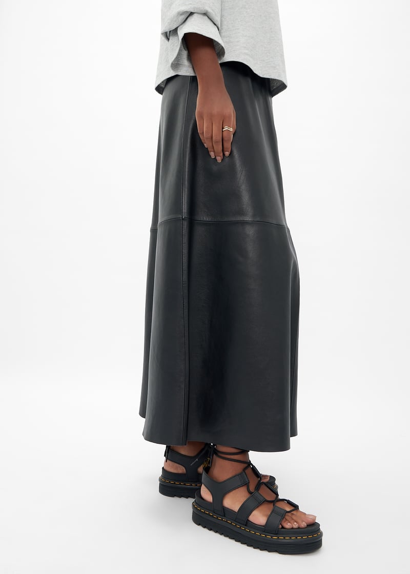 24641001-black_2.jpg?ts=20241015030517