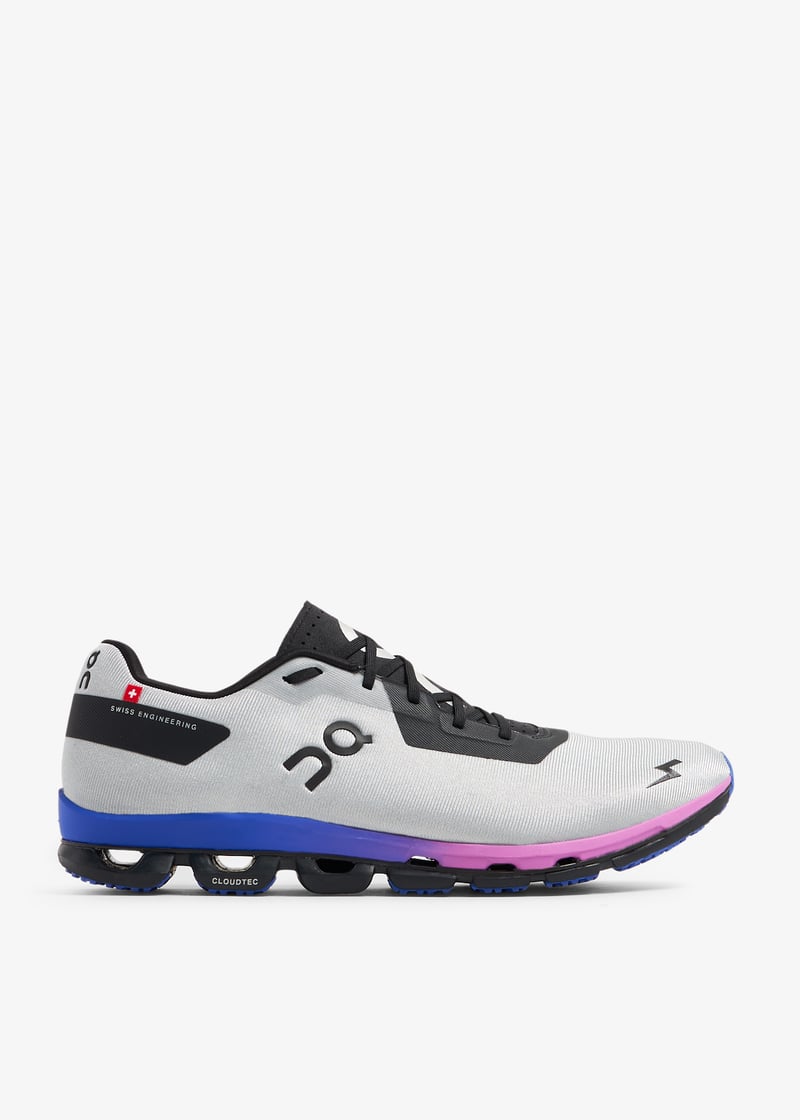 Cloudflash On Cloudflash Sensa sneakers for Women - Silver in Bahrain | Level Shoes