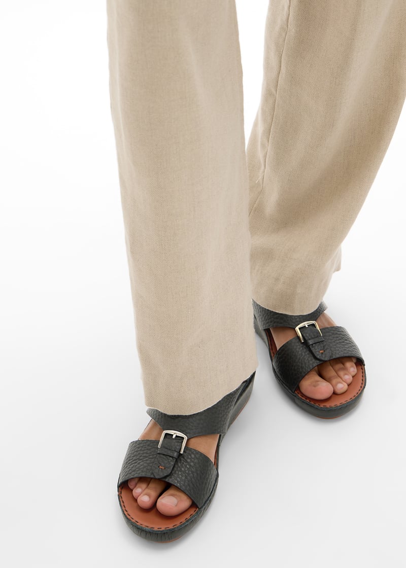 7680-black_2.jpg?ts=20241015030520