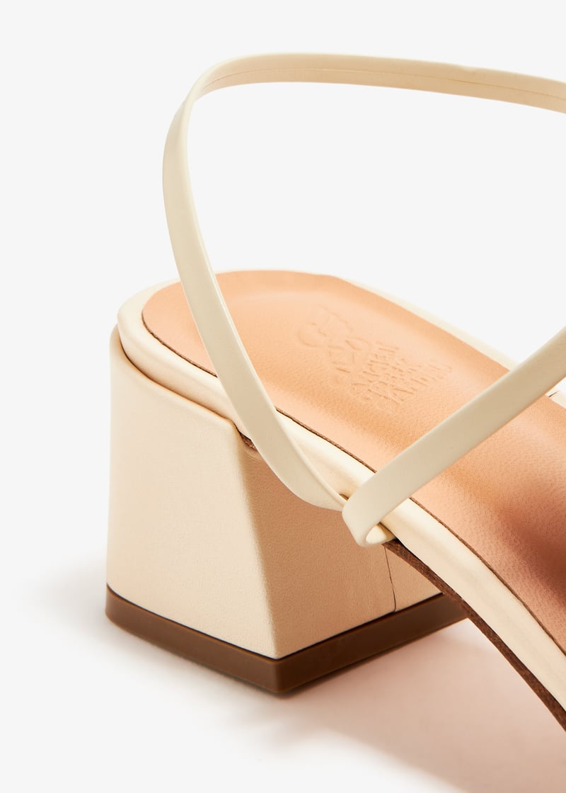chorablockheel-offwht_5.jpg?ts=20240404034522