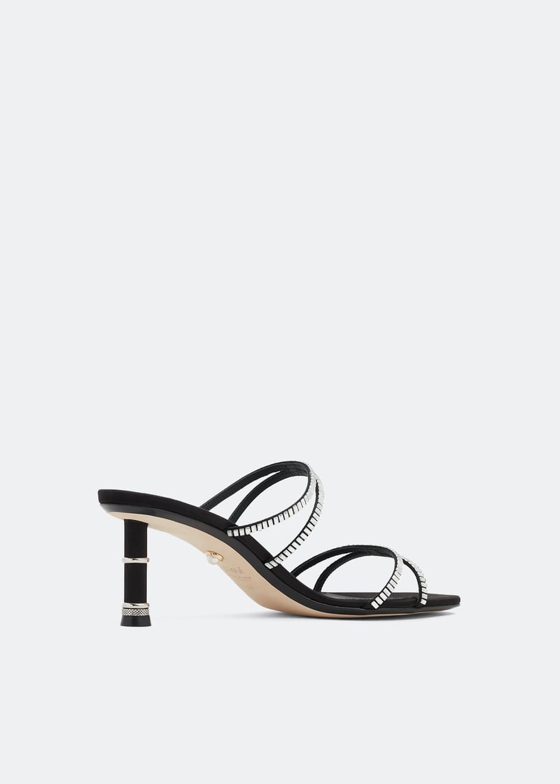 conny-black_4.jpg?ts=20220504182748