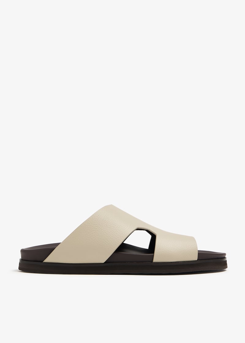 dcf1508amano-offwhite_1.jpg?ts=20240229035630