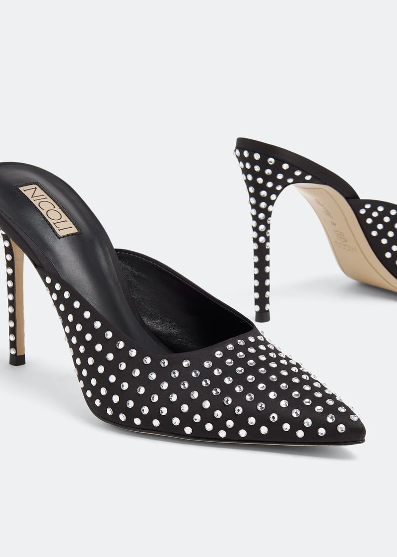 fabienne-black_3.jpg?ts=20230302033027