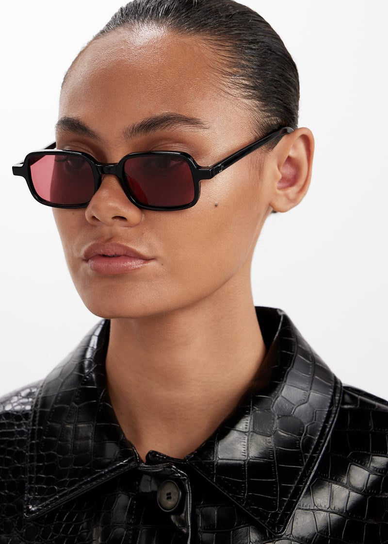 gwen-black_2.jpg?ts=20241116030518