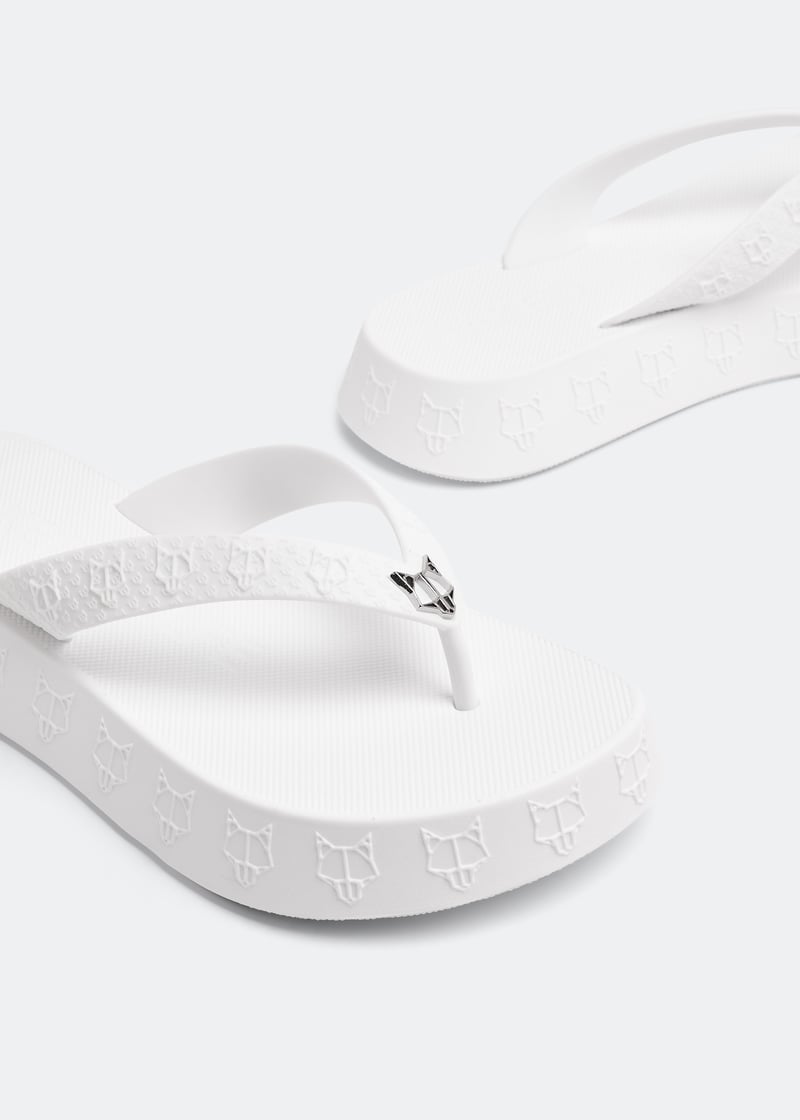 holiday-white_3.jpg?ts=20230406150508