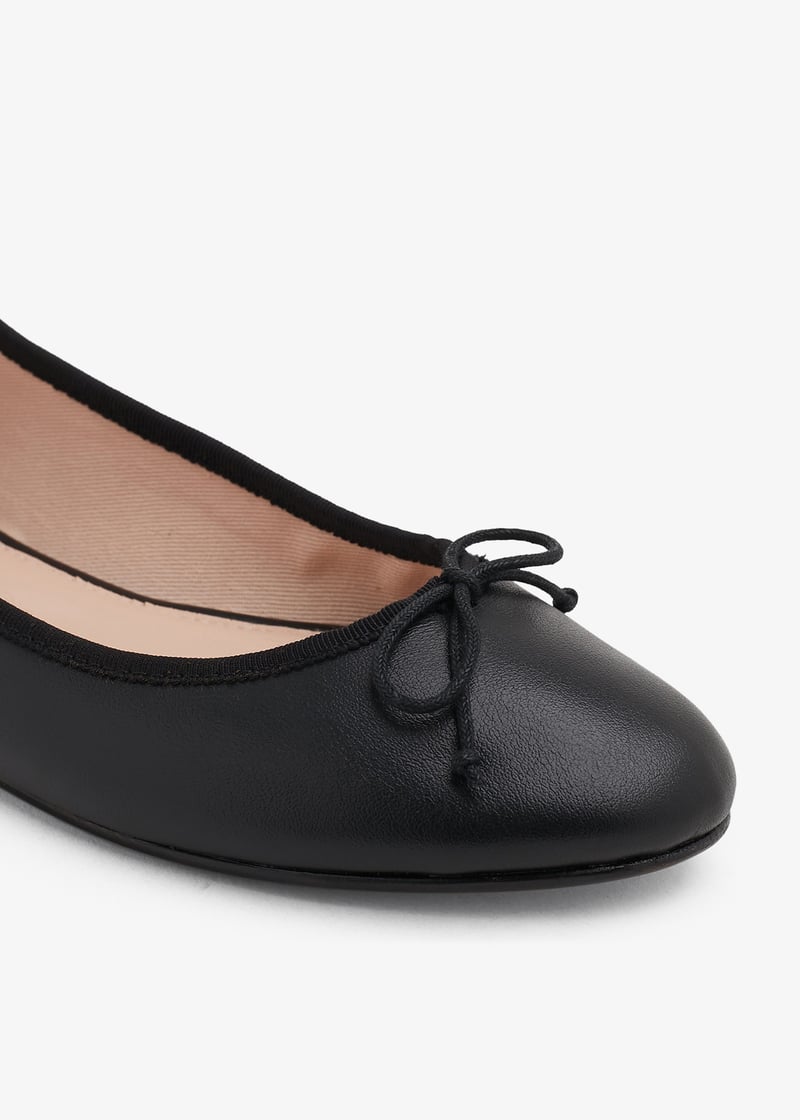 loublak-black_3.jpg?ts=20240622030521