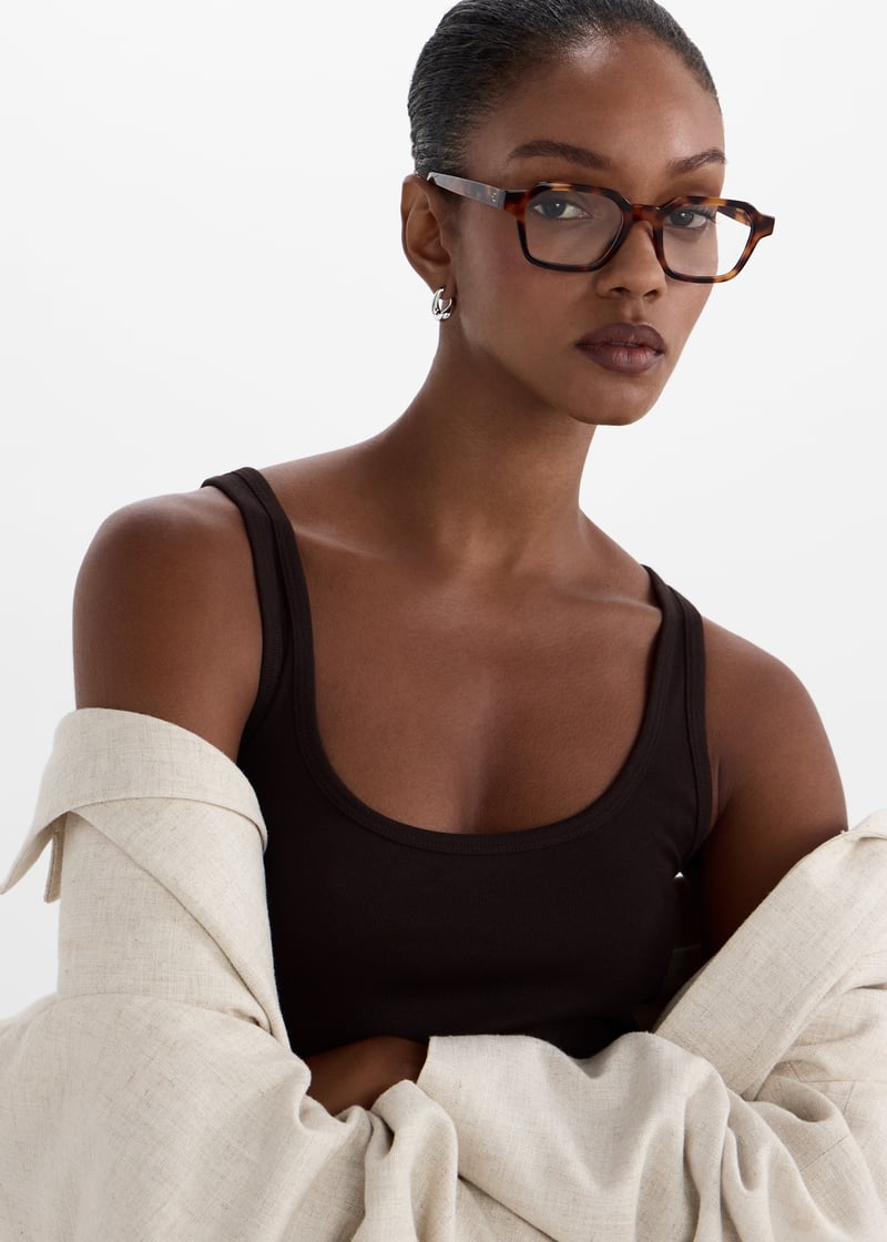 mo-y-fred-tortie_3.jpg?ts=20250424030522