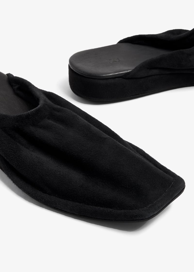 mule-black_3.jpg?ts=20231026034118