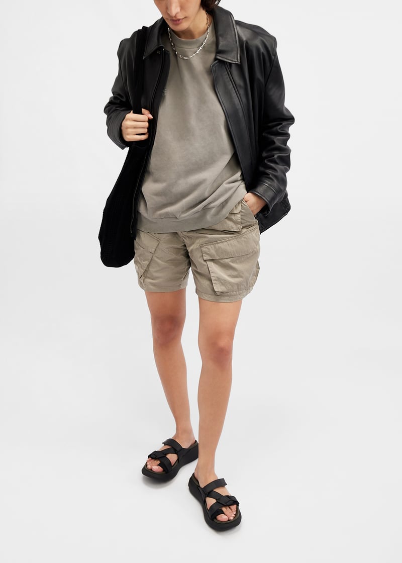 mw001e38wpb-black_2.jpg?ts=20240424140013