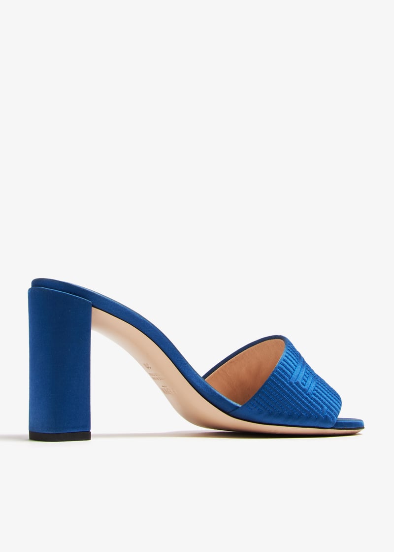 FENDI HEELED SANDALS ヒール サンダル エレガント 快適 ロゴ e311029c-c9db-4232-a9b0-