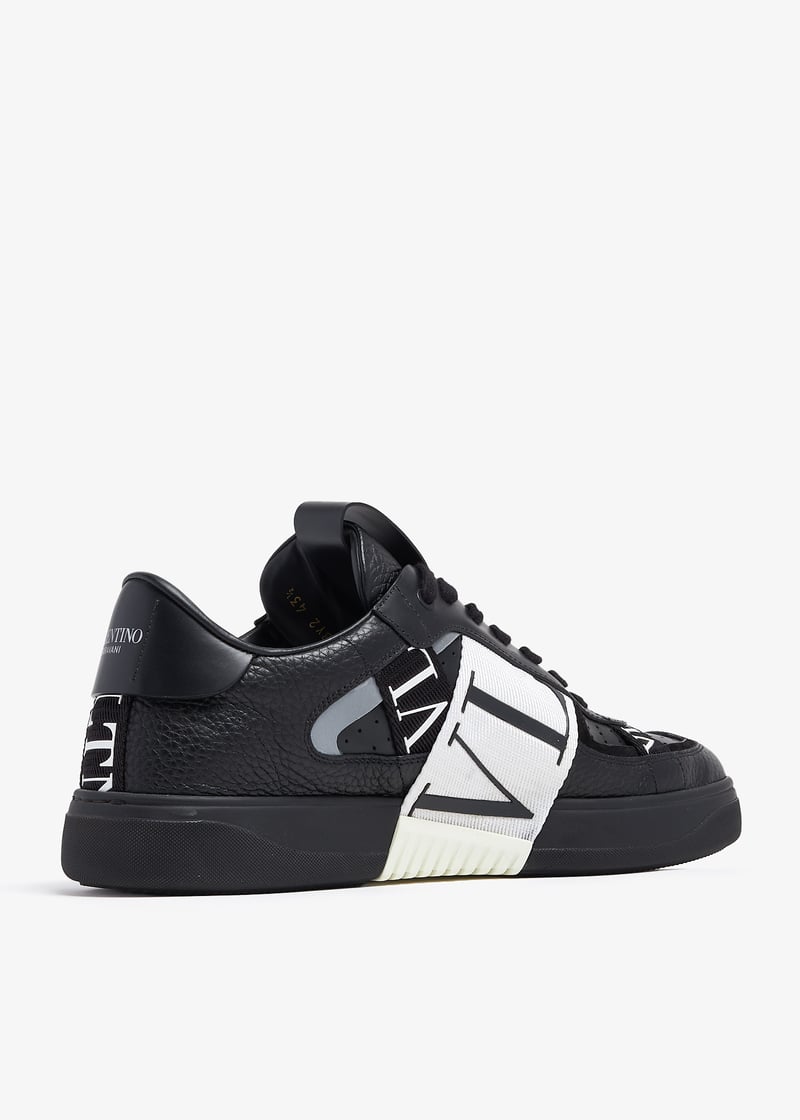 Valentino Garavani Pre-Loved VL7N sneakers for Men - Black