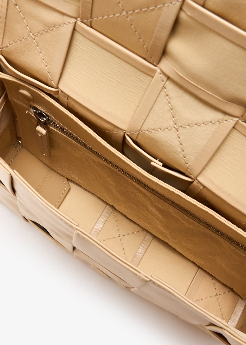 希少 BOTTEGA VENETA クラッチバッグ カセット 薄型 ベージュ