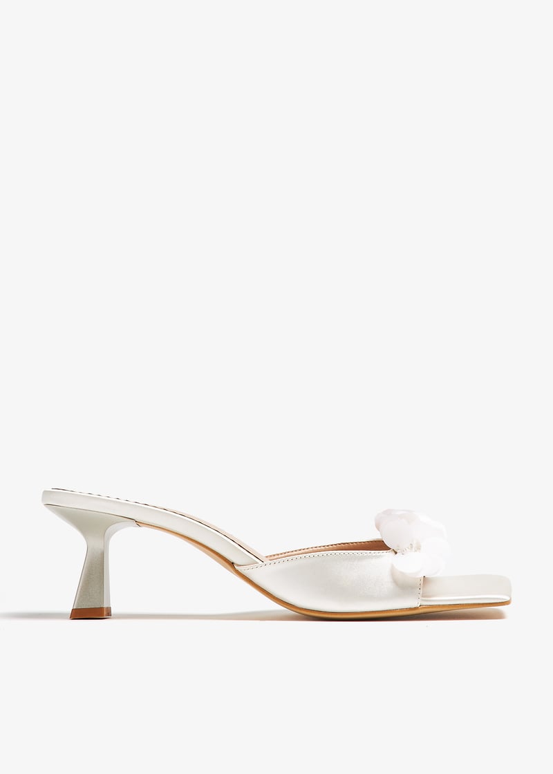 sandalsfleursdelune-offwht_1.jpg?ts=20240928030522