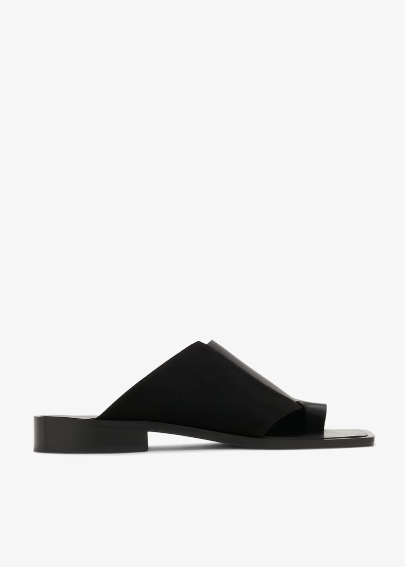 u006-c01a01-black_1.jpg?ts=20231208031617