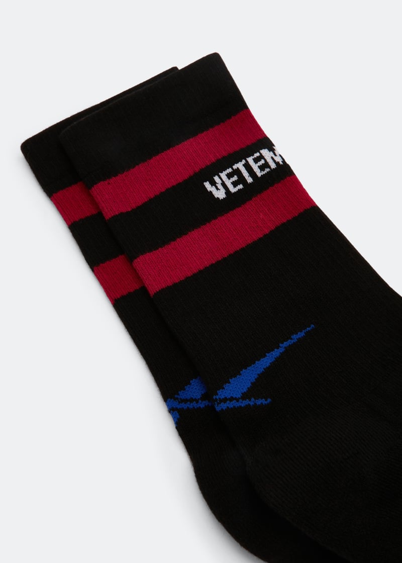ua53so500b-2906-blkred_2.jpg?ts=20220603030516