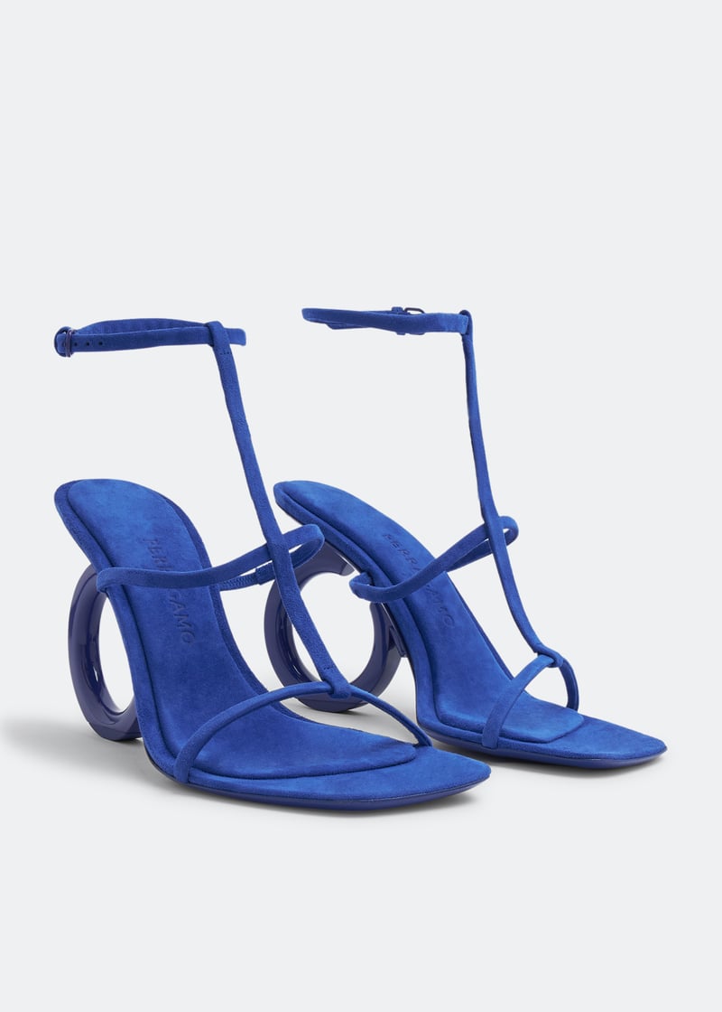 【FERRAGAMO】 ELINA スエードサンダル Ferragamo Elina 105mm Suede Sandals | Red | FARFETCH
