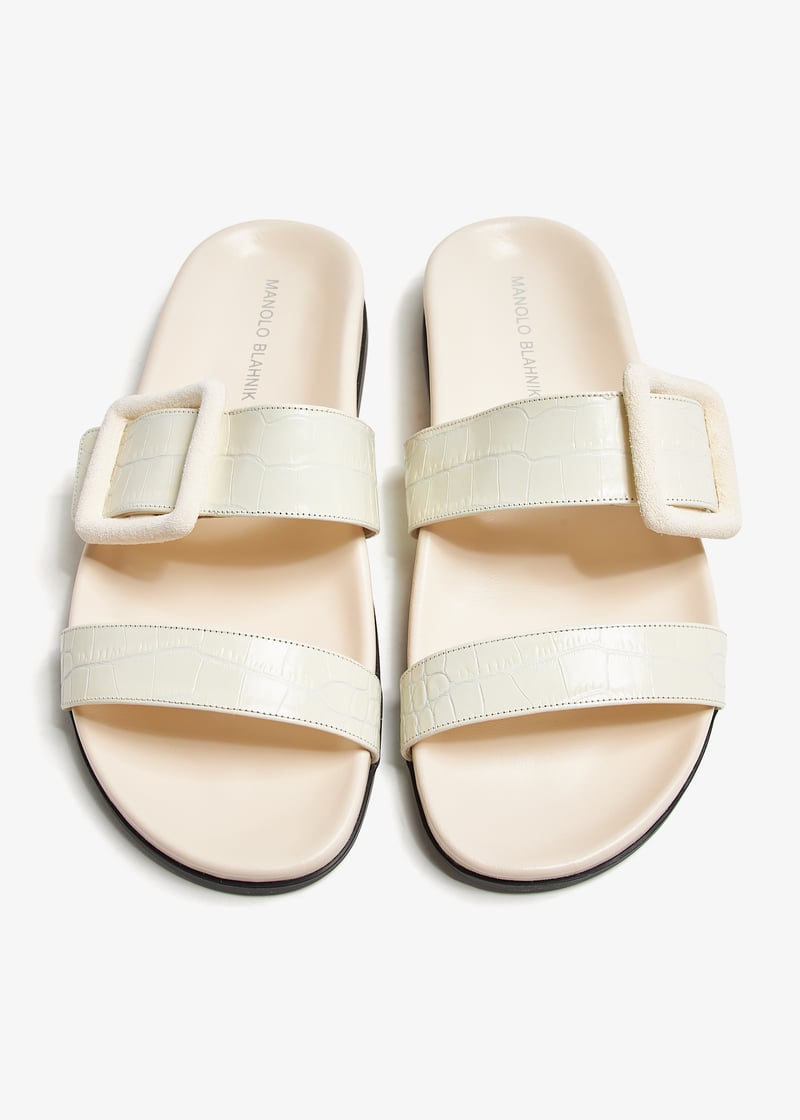 【送料&関税込】Manolo Blahnik Mayfu Sandals Manolo Blahnik Mayfu sandals for Women - Cream in UAE