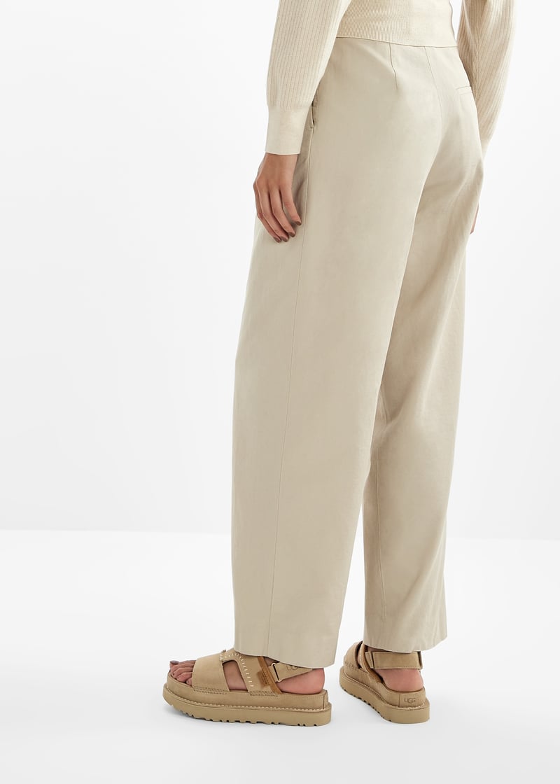 UGG GoldenStar Regenerate sandals for Women - Brown in Qatar