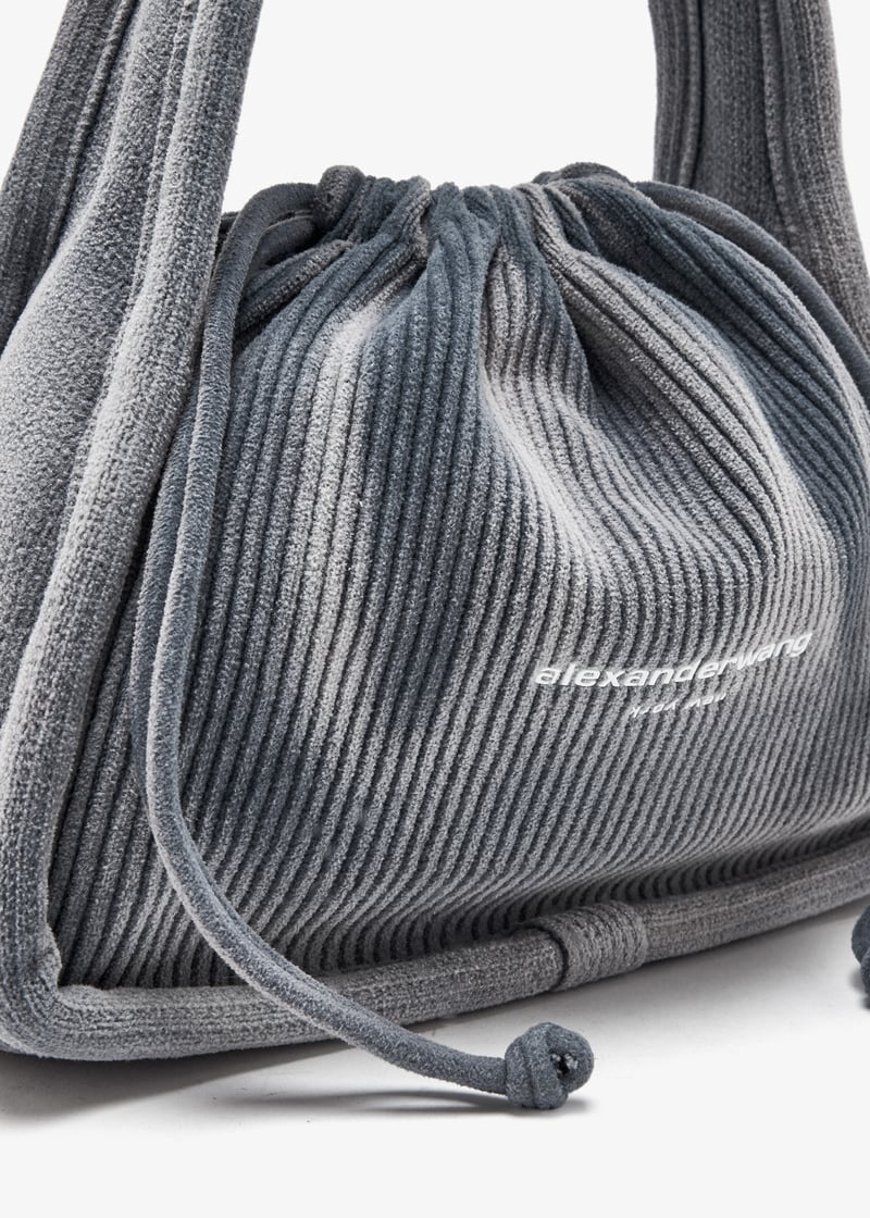 トートバッグ Alexander Wang FW25 RYAN SMALL BAG (20424K41T 458A) ryan small bag in ribbed knit in ASPHALT/BLACK | alexanderwang®