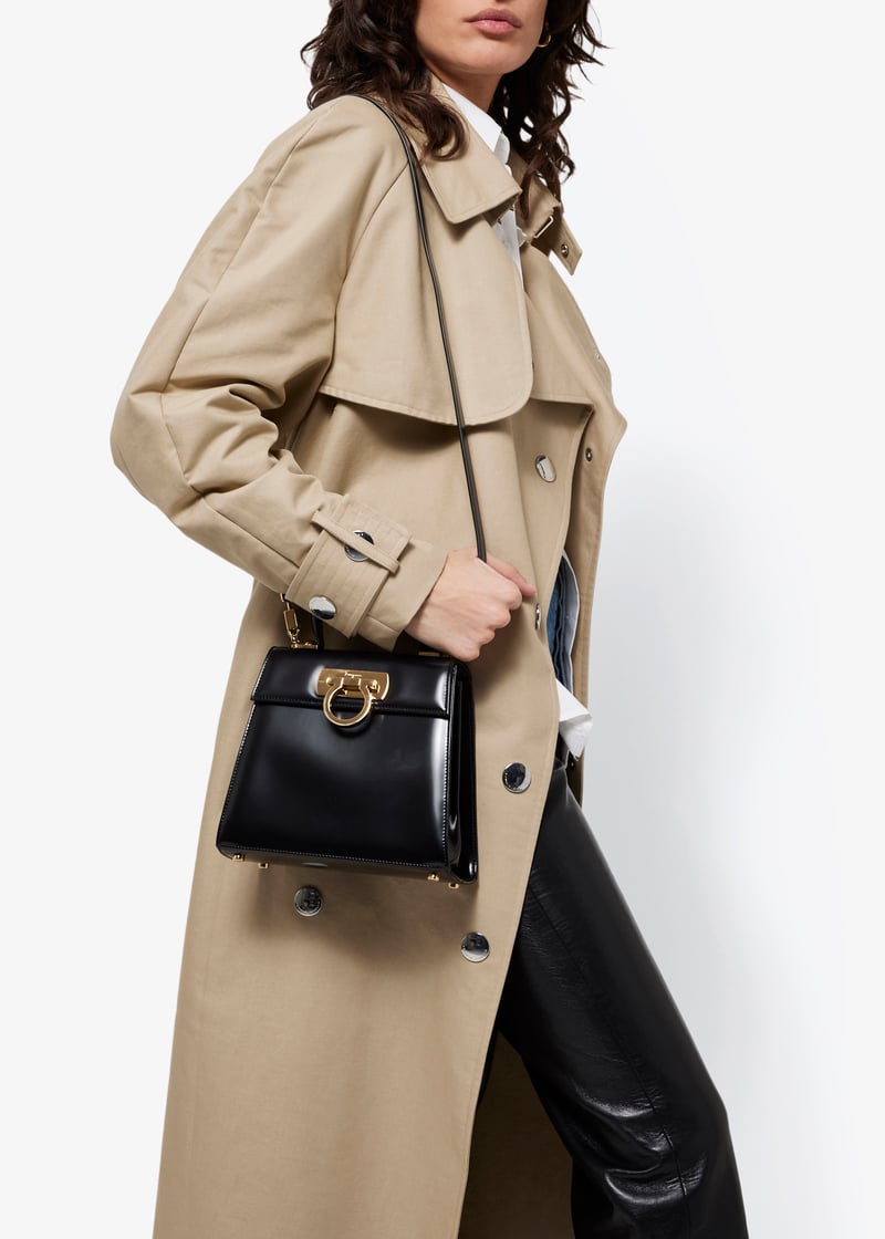 ショルダーバッグ・ポシェット FERRAGAMO 25SS BLACK EAST WEST ICONIC SMALL TOP HANDLE BAG Ferragamo Iconic small top-handle bag for Women - Black in