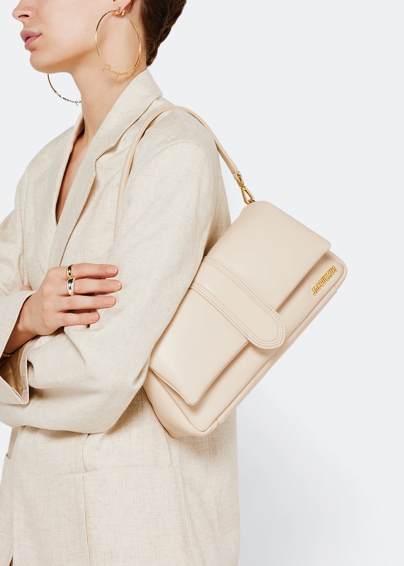 ★JACQUEMUS★ミディアム バンボラ バケット バッグ Bambola ミディアム by JACQUEMUS | Official website