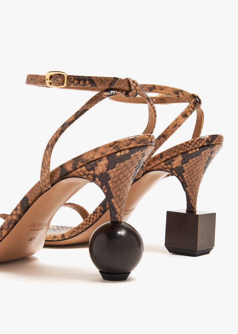 JACQUEMUS【関税送料込】 Les Bisou レザーミュール 90mm Jacquemus Les Bisou sandals for Women - Animal Printed in