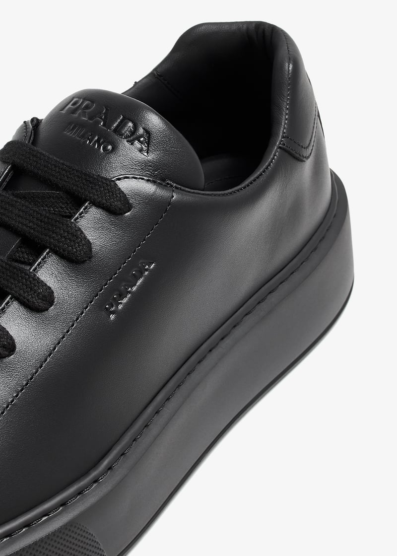 スニーカー PRADA UOMO 2EG487_A21_F0002 LEATHER SNEAKERS Prada Leather sneakers for Men - Black in Oman | Level Shoes