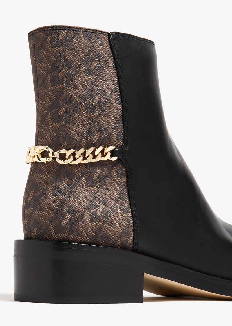 Michael Kors Carlisle boots for Women - Black in Qatar