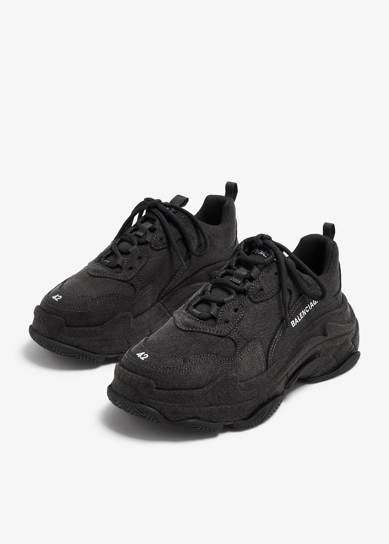 人気★関税込【BALENCIAGA】TRIPLE S DENIM TRAINERS Black Balenciaga Triple S denim sneakers for Men - Black in Qatar