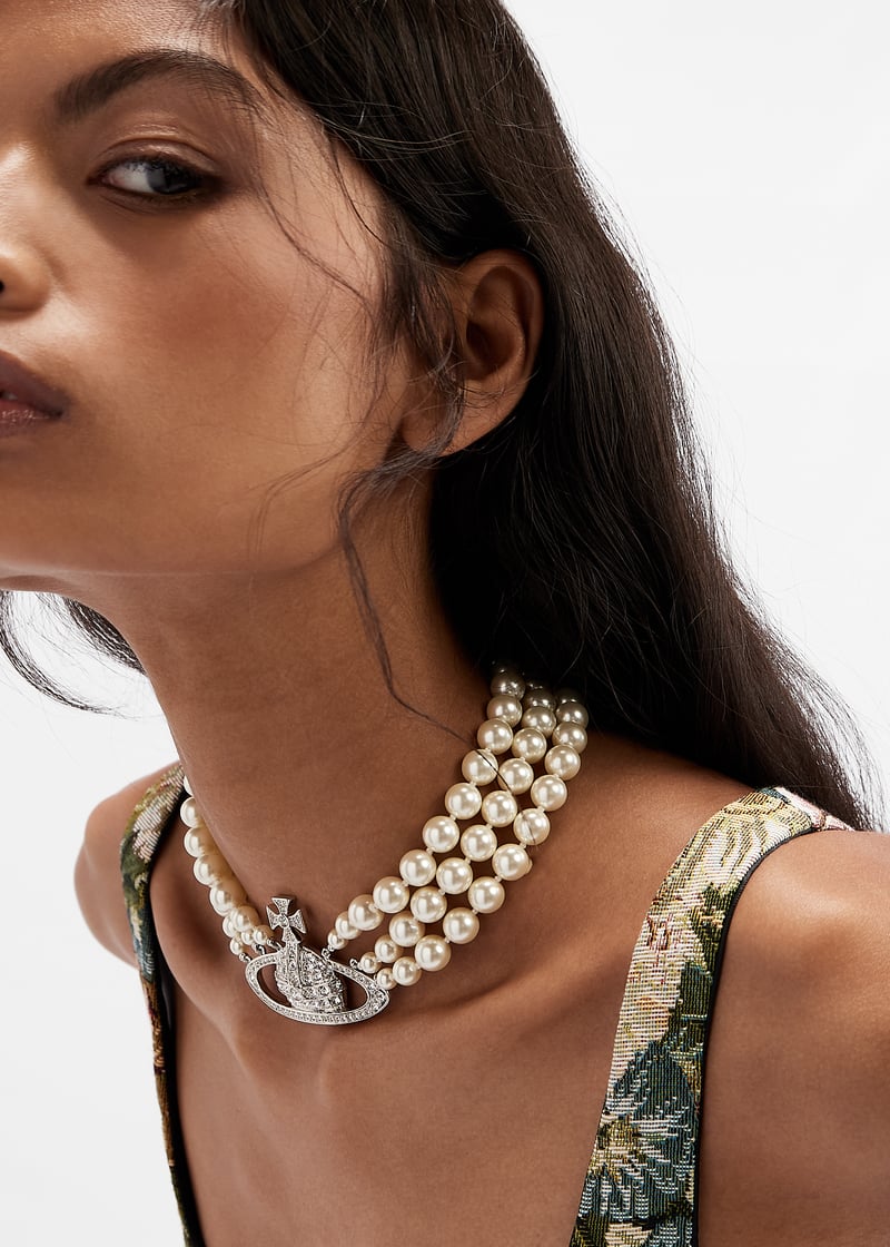 Vivienne Westwood Three row pearl bas relief choker for