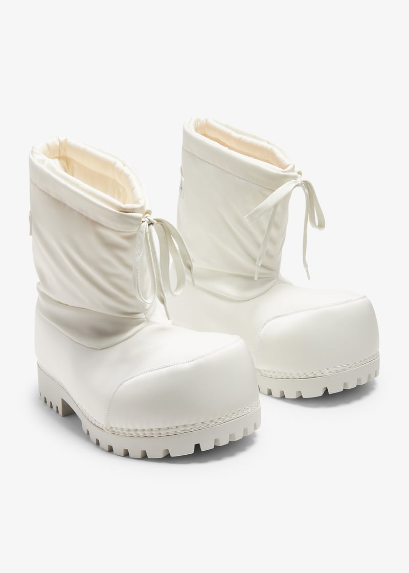 Balenciaga Alaska low boots for Women - White in Oman