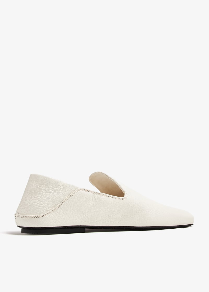 サンダル・ミュール Bottega Veneta White Leather Slip Ons Padded leather sandals in white - Bottega Veneta | Mytheresa