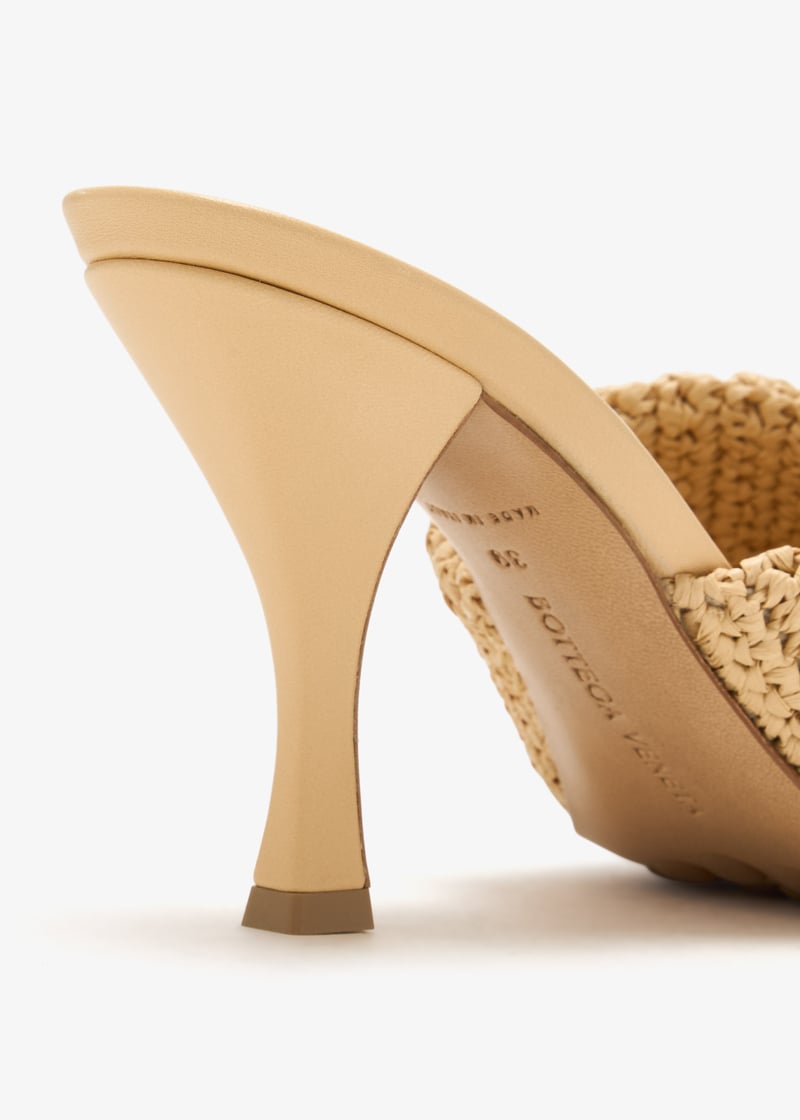 Bottega Veneta Blink sandals for Women - Beige in UAE