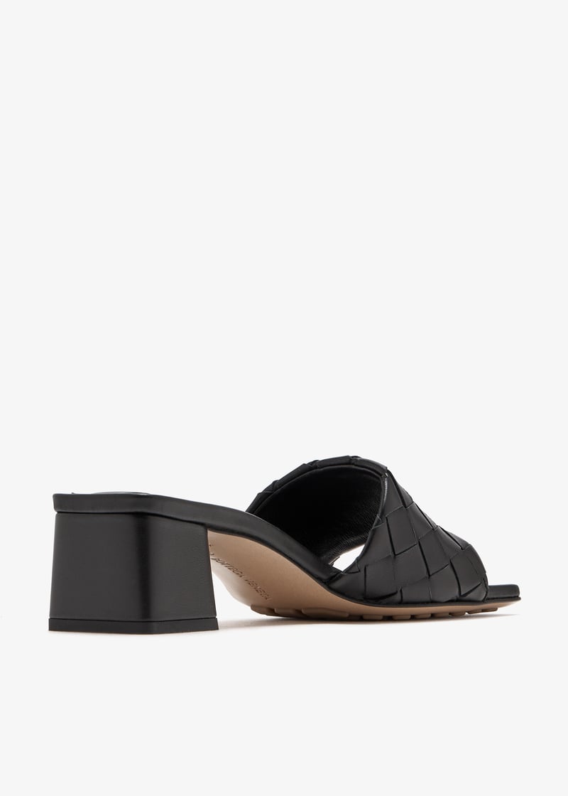 ローファー・オックスフォード BOTTEGA VENETA Ivory Leather Parco Slippers Bottega Veneta Ivory Leather Parco Slippers | italist