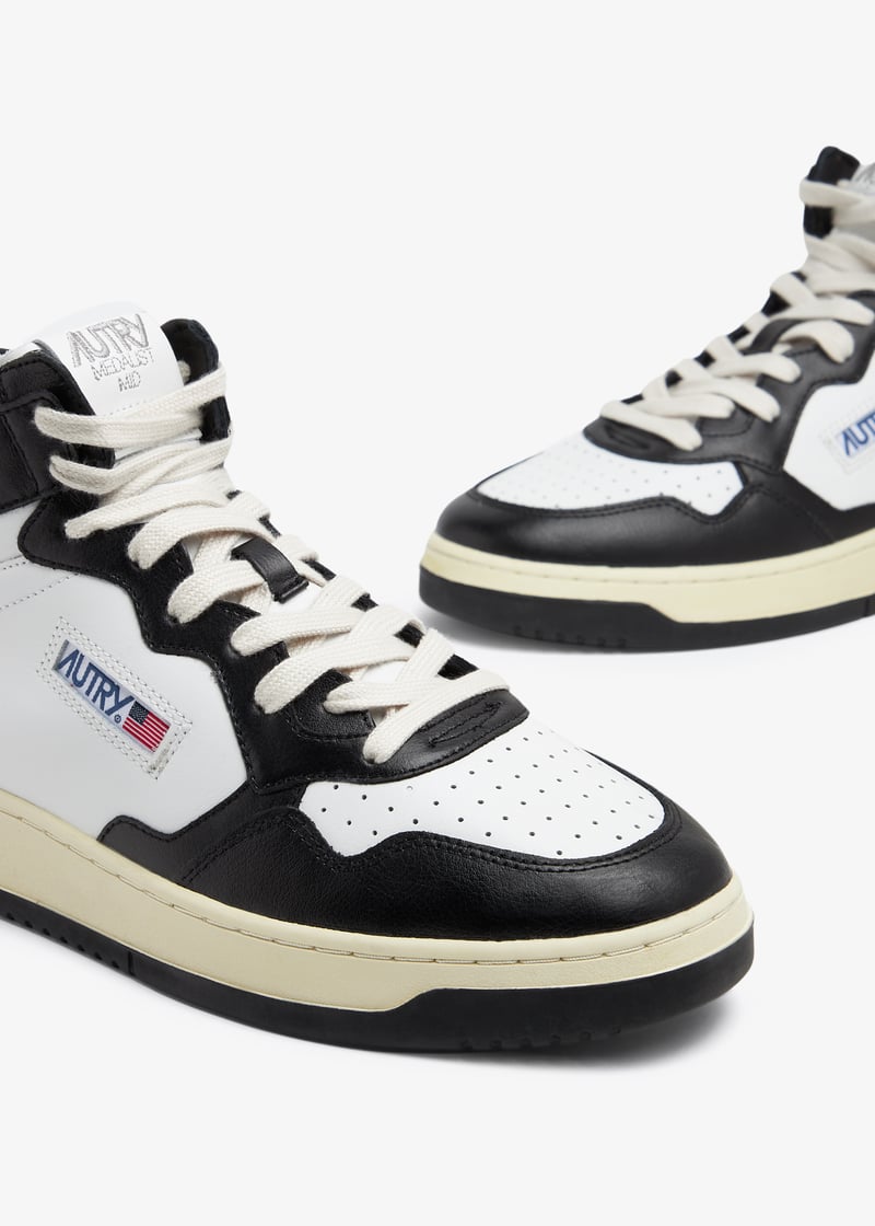Autry Medalist mid sneakers for Women - Black in UAE | Level