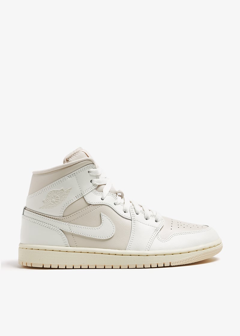 Nike Air Jordan 1 Mid 'Light Tan' sneakers for Women - Beige