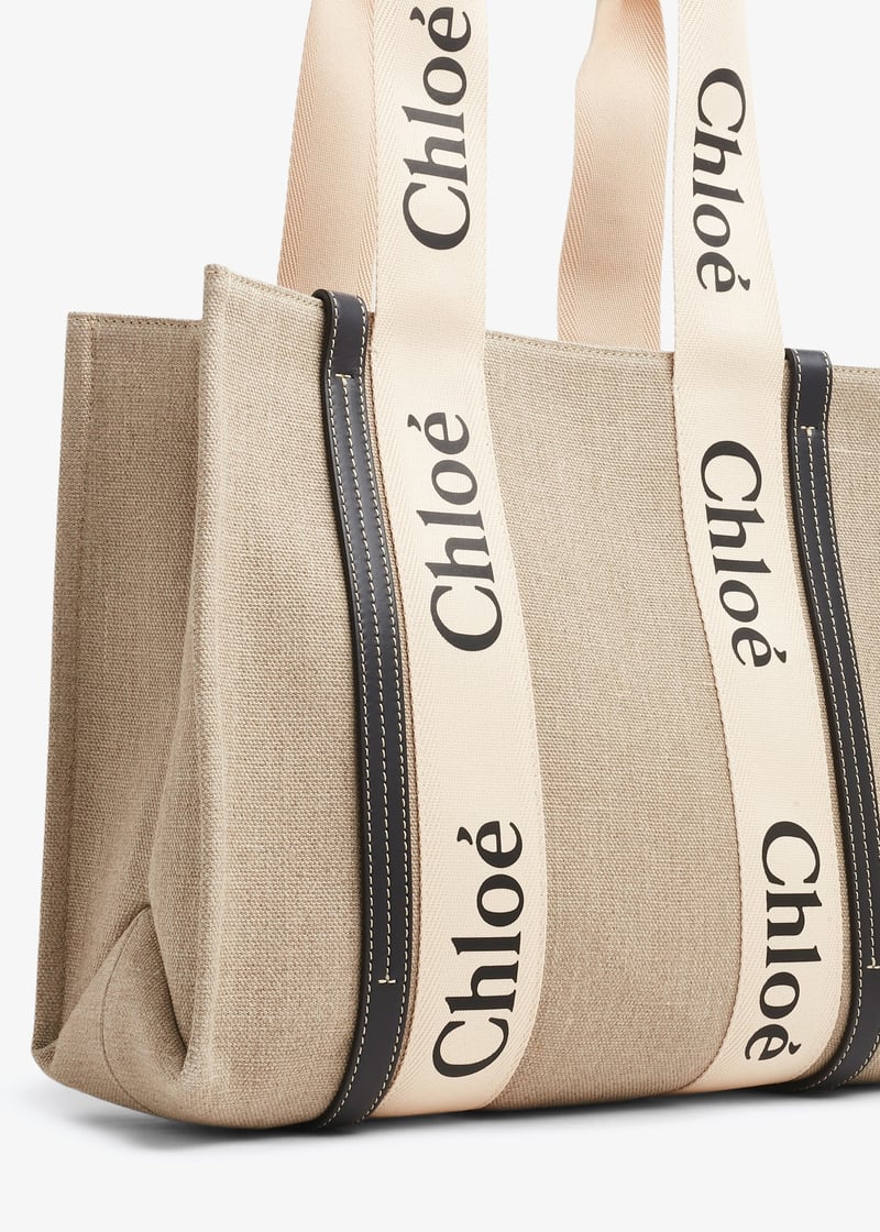 Medium Woody Tote Bag | Classic Design for Effortless Style