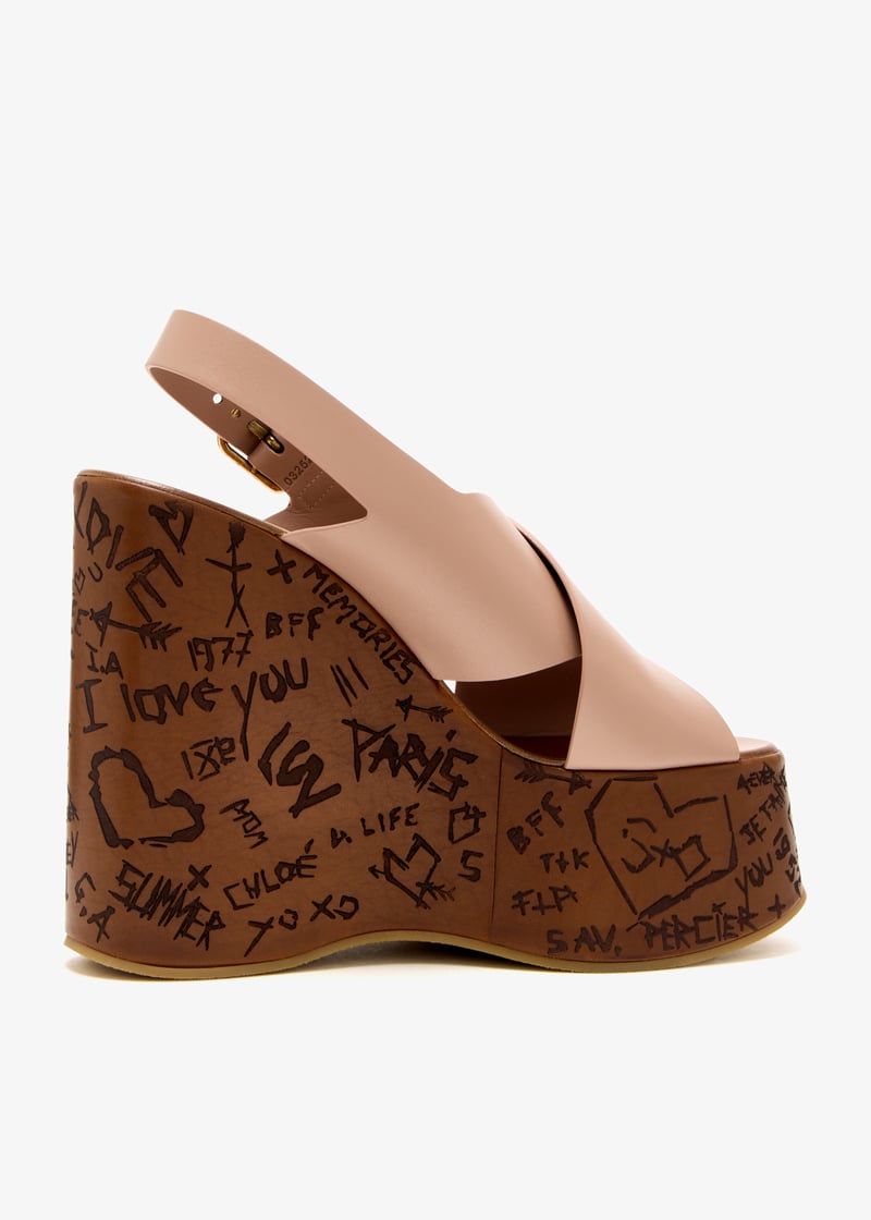 Chloé Maxime wedge sandals for Women - Pink in UAE | Level Shoes