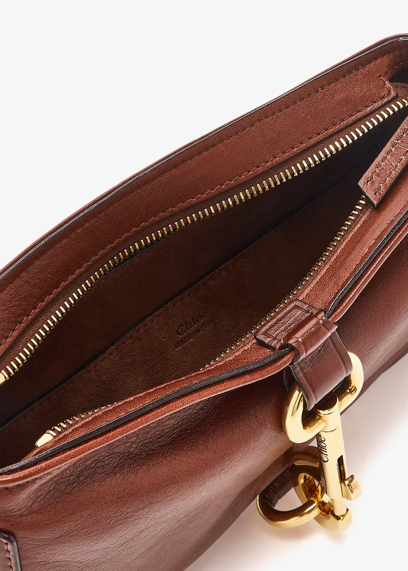 関税負担なし☆CHLOE スモール Kerala 25 バケットバッグ Chloé Kerala 25 Handbag in Soft Leather in Dark ebony | Chloé US