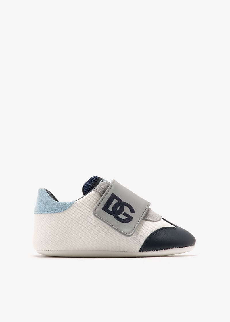 Dolce&Gabbana DG logo crib shoes for Baby - White in UAE | Level Shoes