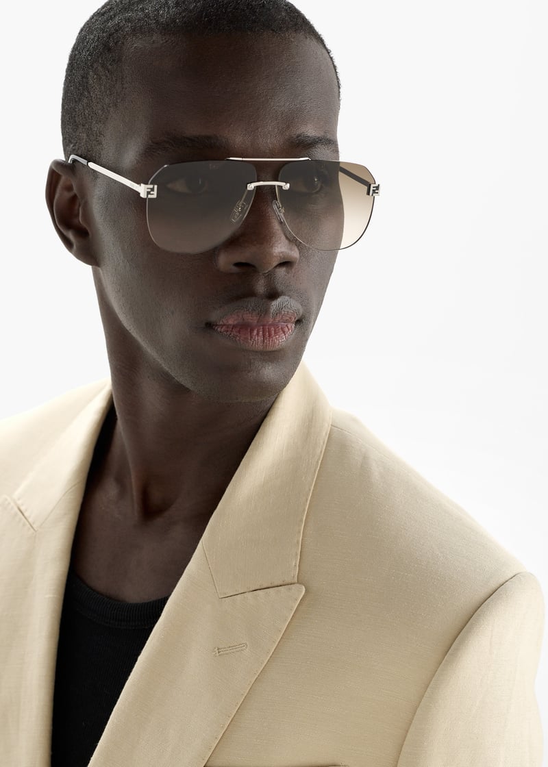 サングラス FENDI FW25 Maison Fendi - FE40115U - 16F (FE40115U 16F) FENDI Fendi Sky pilot sunglasses for Men - Silver in UAE
