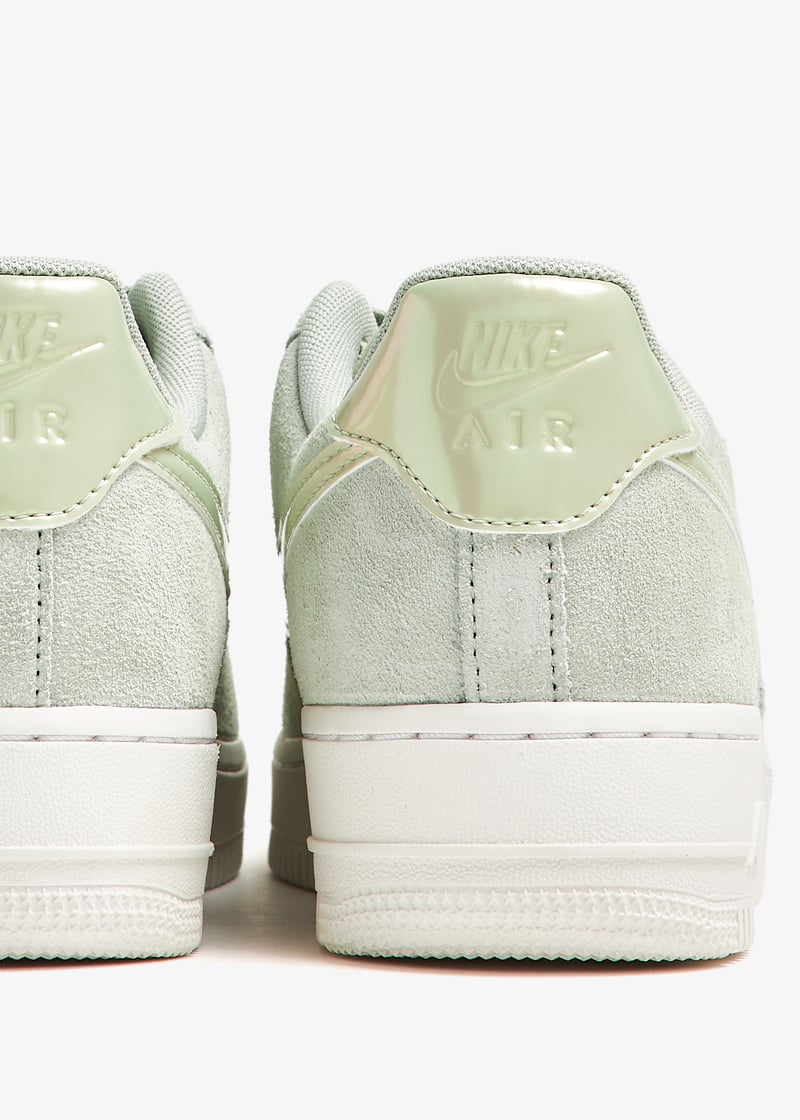 Nike Air Force 1 '07 SE sneakers for Women - Green in Qatar