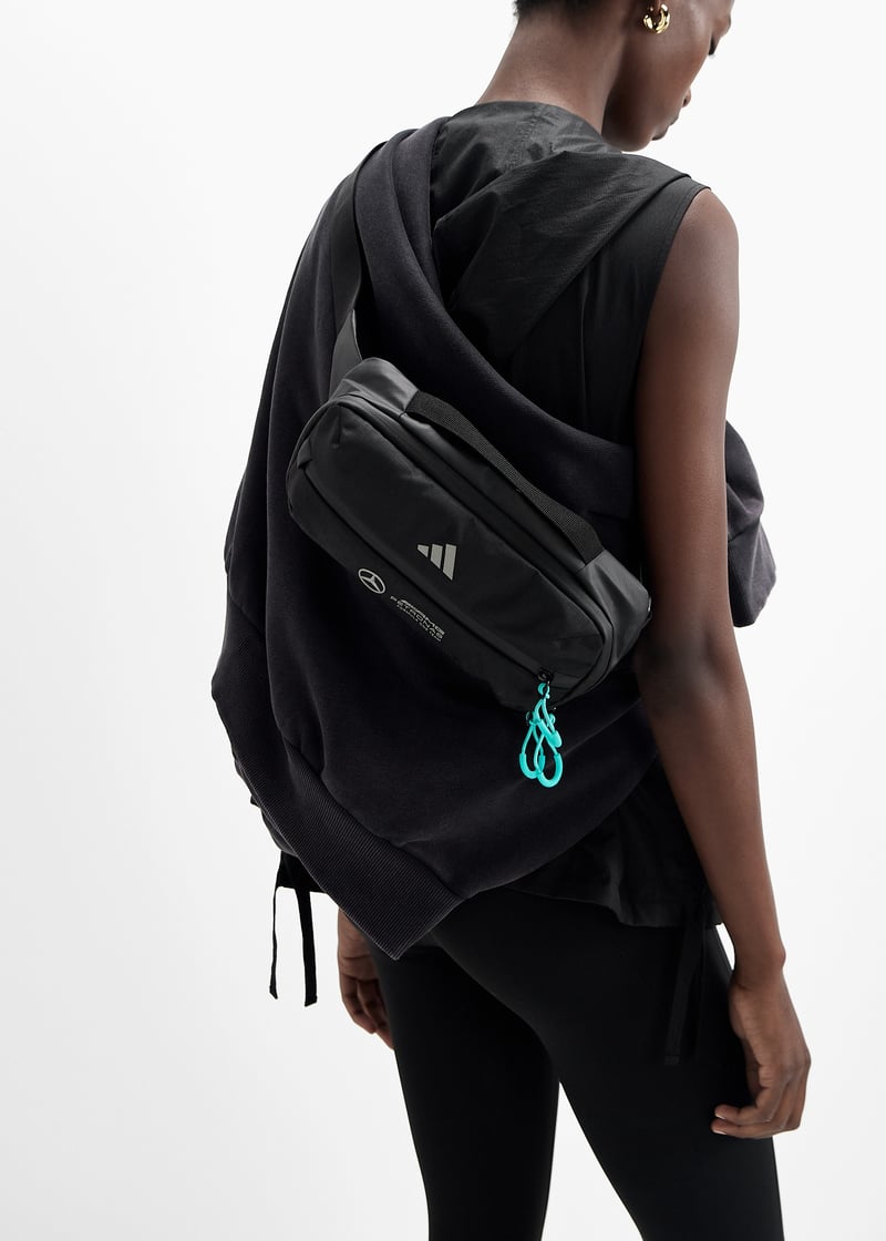 [ADIDAS] Mercedes-AMG F1 チーム IPS スリングバッグ Mercedes AMG Petronas adidas F1 Intelligent Packing System