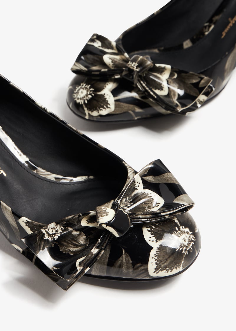 SALVATORE FERRAGAMO ハラホウハレエフラット 782204 01J965001 Salvatore Ferragamo Pre-Loved Lucca pumps for Women