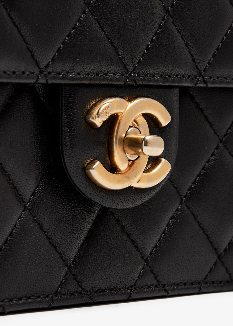 Chanel Pre-Loved Small Chic Pearls Flap bag for Women